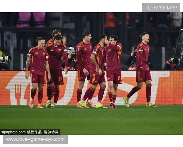 斯坦丘回归大连英博，首次参加全队半场进攻演练