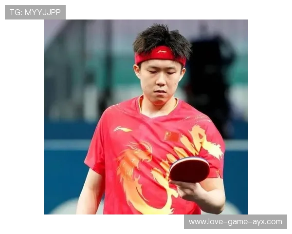 正拍强力重击，球拍竟然被震弯？揭秘网球高手的技巧与误区