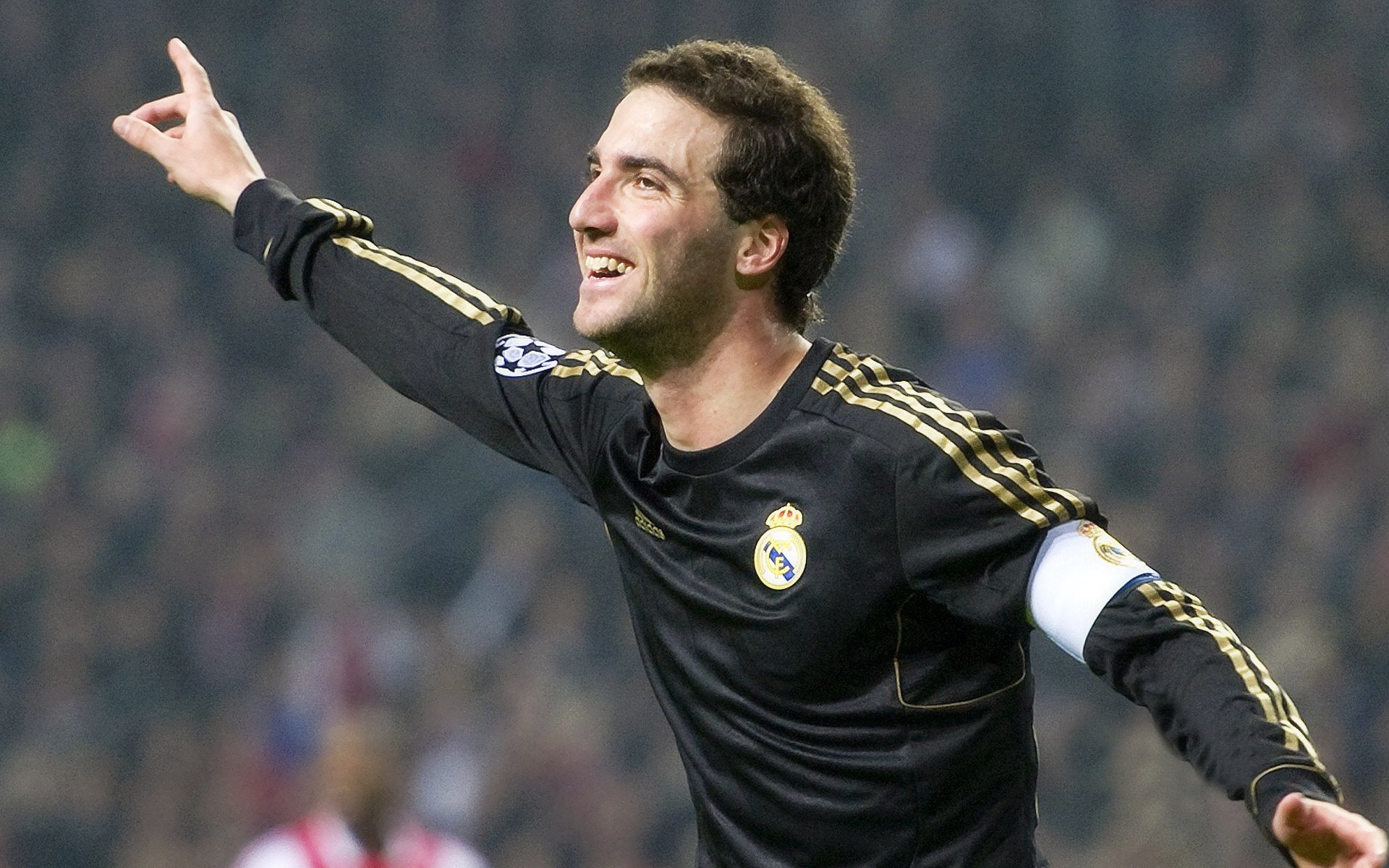 “西甲明星球员持续爆发，带领球队冲刺”，西甲联赛球星